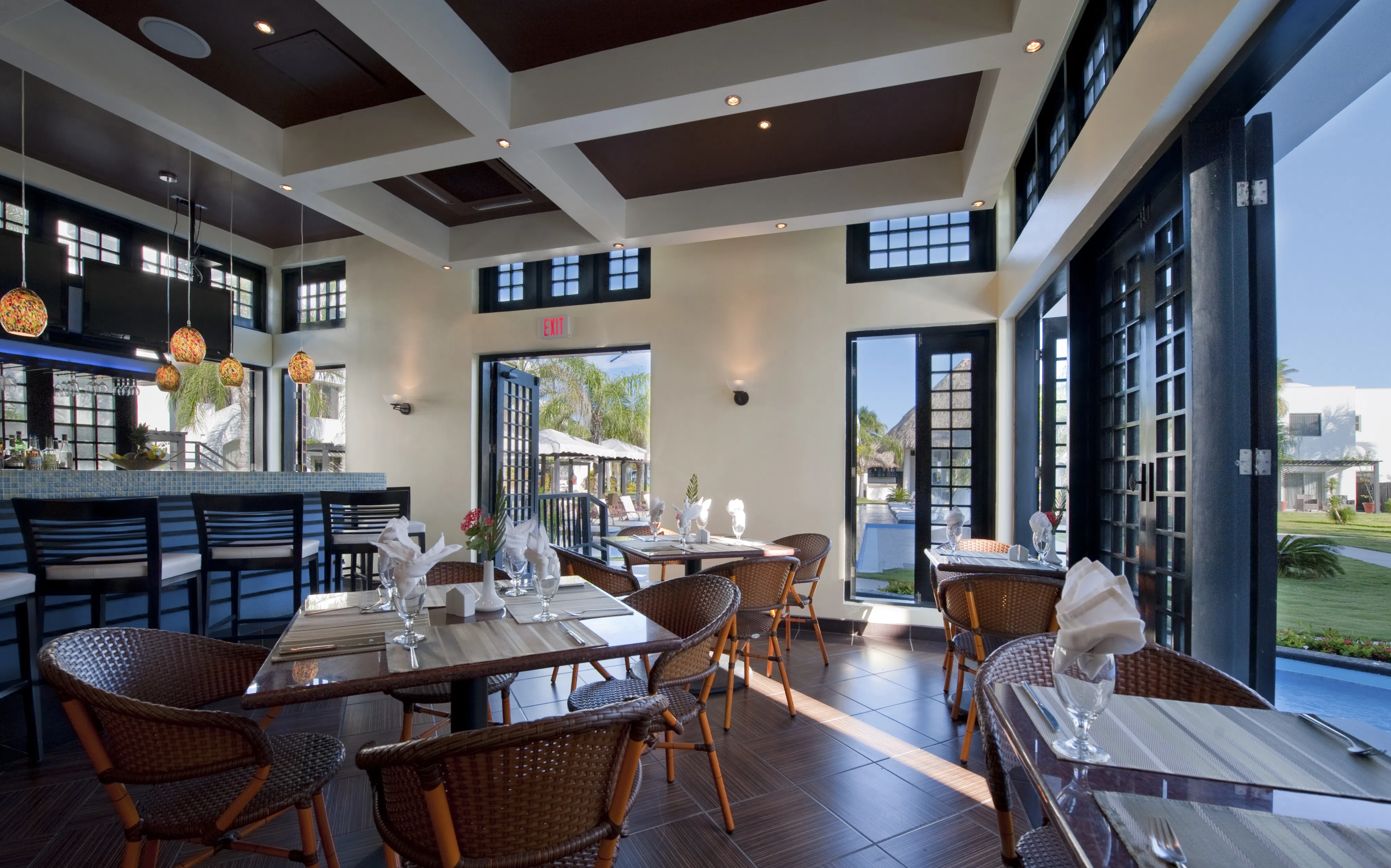O Restaurant interior