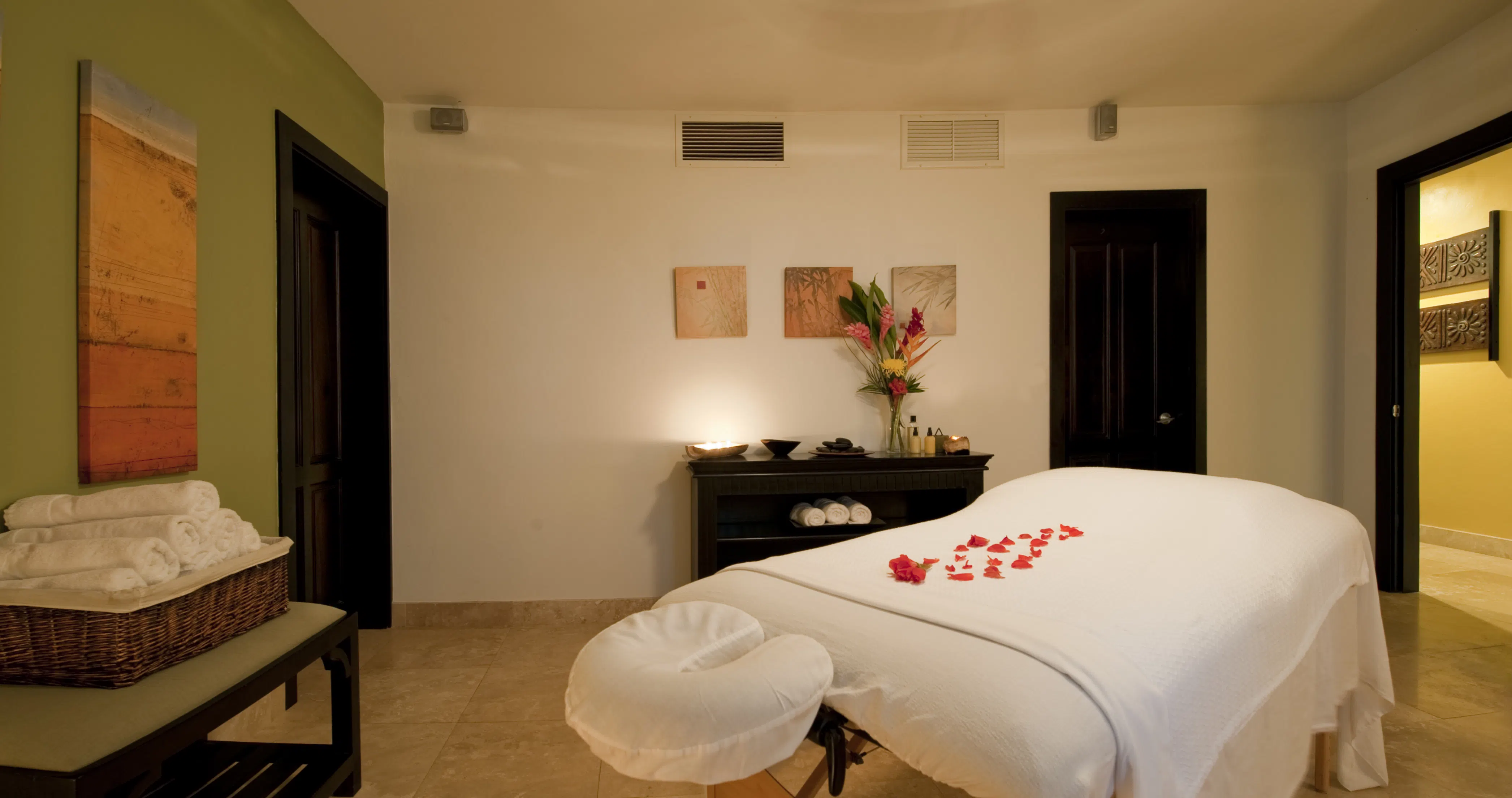 Get complimentary couples massage
